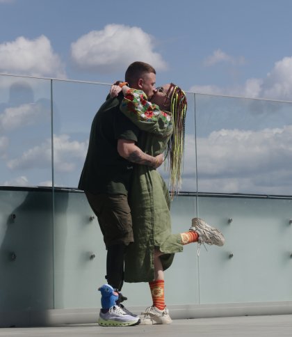 Ветеран на протезах освідчився коханій у львівському реабілітаційному центрі