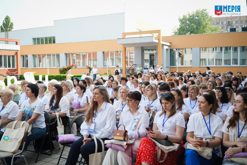 вчителі шкіл