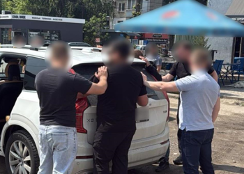 Пропонував хабар за СЗЧ: у Львові затримали родича військового