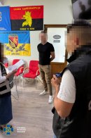 Депутата Славської селищної ради затримали у власному кабінеті на хабарі 1000 доларів – 01