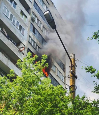 Сильна пожежа у Львові: вогонь з квартири на вулиці Грінченка