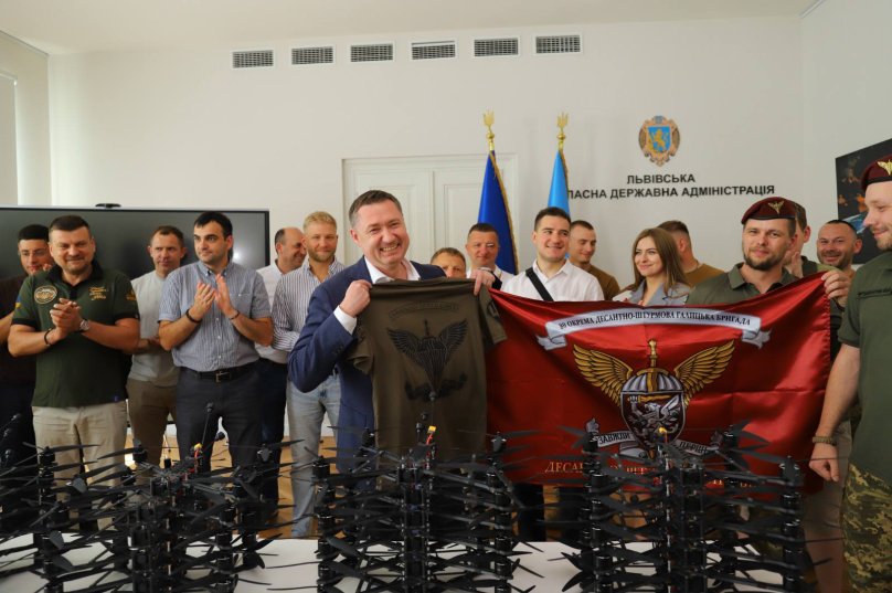 Зі Львівщини на фронт передали ще 290 десятидюймових FPV-дронів – 01