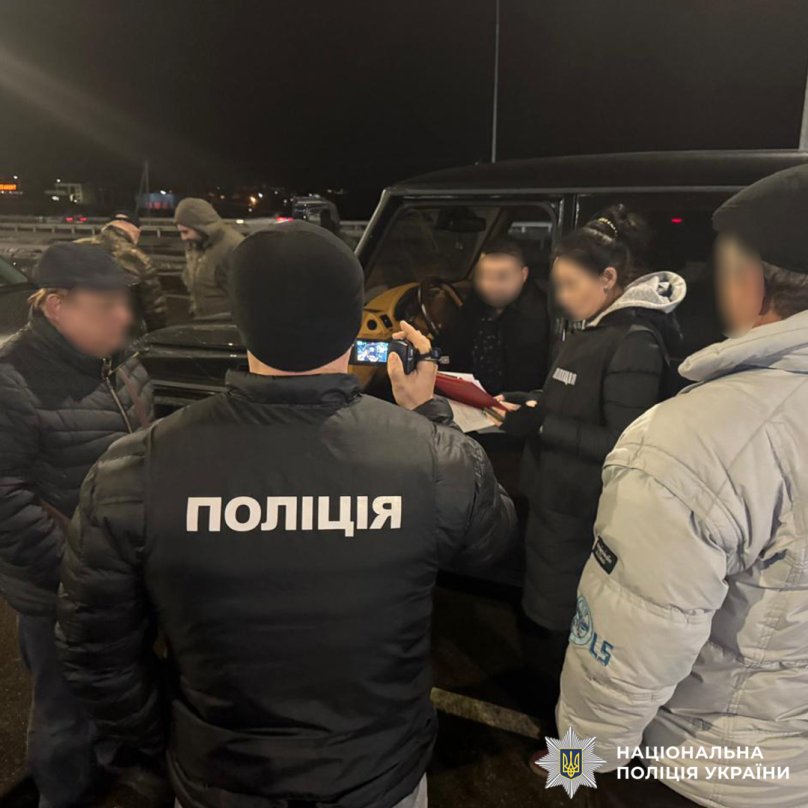 22 тисячі доларів за втечу під виглядом водіїв: судитимуть організовану групу з Львівщини – 01