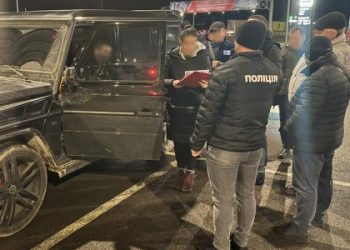 22 тисячі доларів за втечу під виглядом водіїв: судитимуть організовану групу з Львівщини — Львівщіна