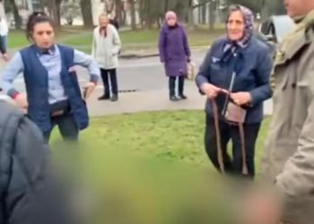 У Львові жінки “відбили” чоловіка від ТЦК