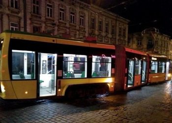 У Львові чоловік загинув під колесами трамвая