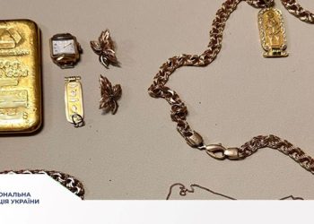 У Львові 64-річний чоловік обікрав квартиру на 20 млн гривень