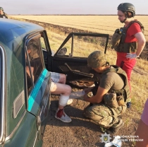 Поліція надає допомогу / Поліція Херсонської області