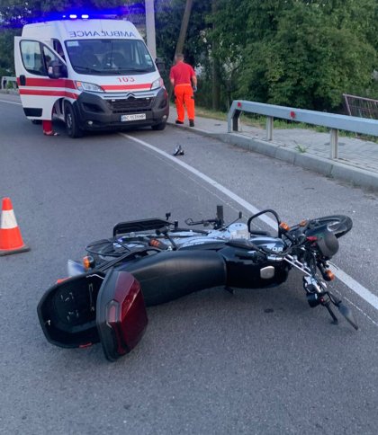 На Львівщині 17-річний мотоцикліст врізався у дерево і загинув