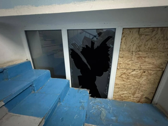 Лікарня після російського обстрілу ввечері 1 липня / Херсонська ОВА