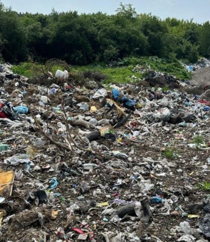 У Раві-Руській комунальники скидали сміття поза полігоном