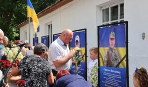 У Барській громаді відкрили Алею слави загиблим військовим