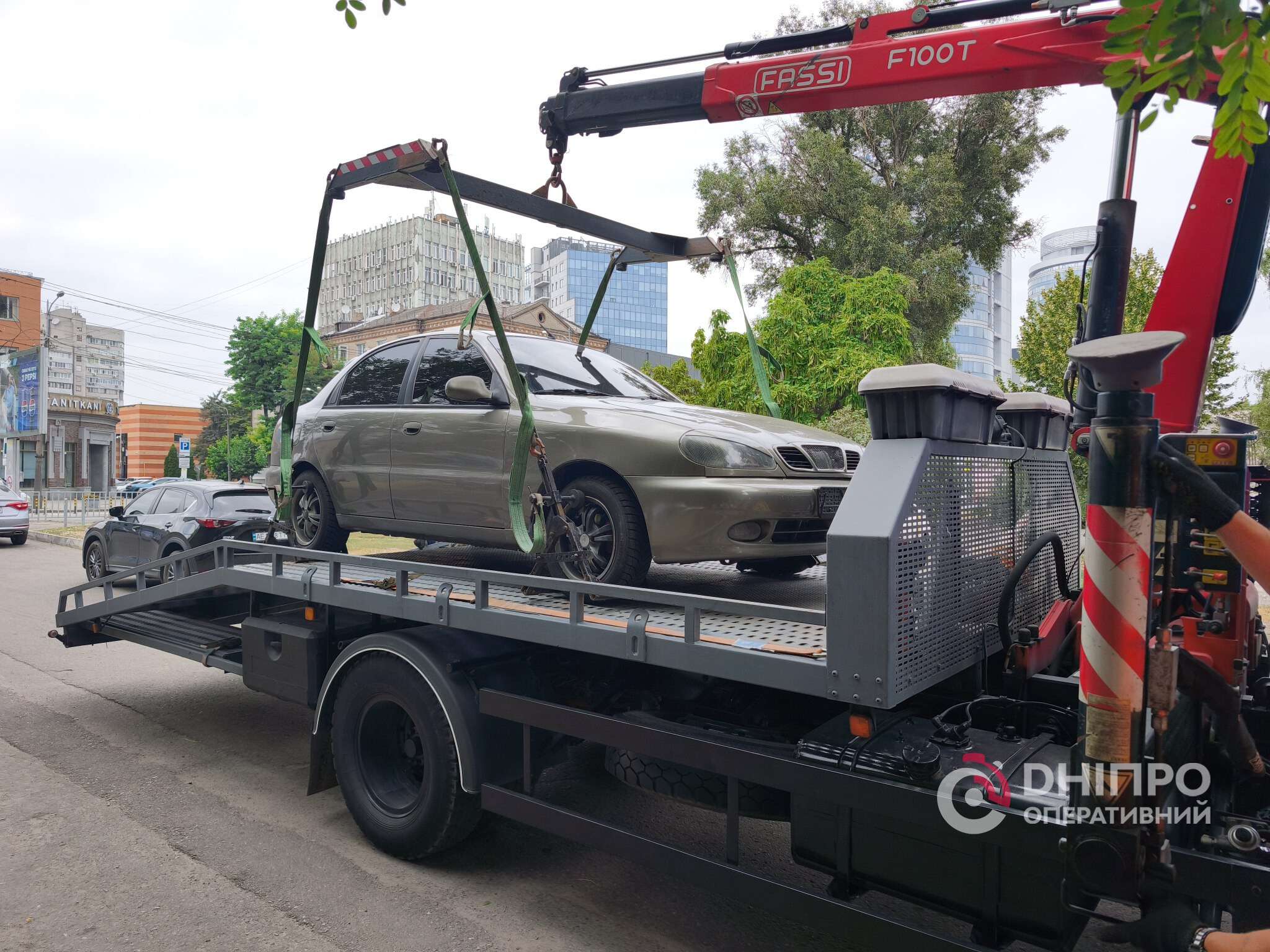 Авто без номерів переміщують на штрафмайданчики