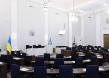 Броньовані, хворі і багатодітні: чому депутати ЛМР не служать в ЗСУ