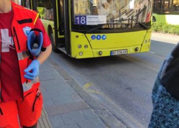 Через різке гальмування маршрутки у Львові травмувалися дві пасажирки