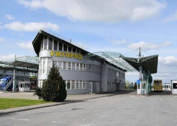 На кордоні “Ужгород” затори: що варто знати дніпрянам | АВТО НОВИНИ |