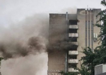 У Львові виникла пожежа в готелі «Власта»: людей евакуйовують