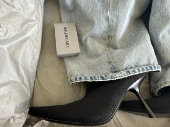 У мешканки Львівщини знайшли на кордоні 50 тисяч доларів готівкою – 03