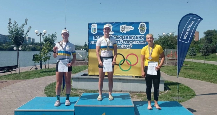 Веслувальники під час нагородження / Херсонська ОВА