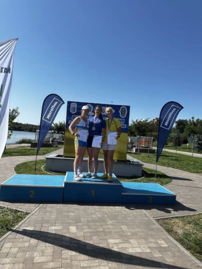 Веслувальники під час нагородження / Херсонська ОВА