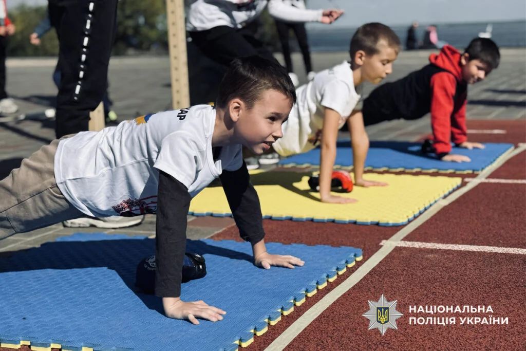 діти на турнірі на честь поліцейських
