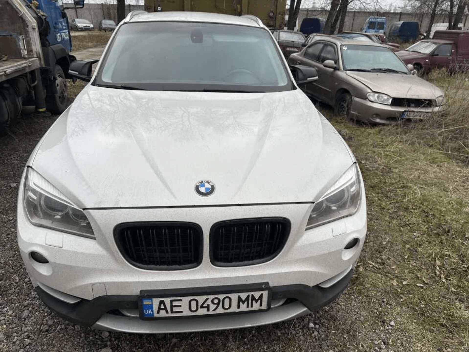 Білий BMW