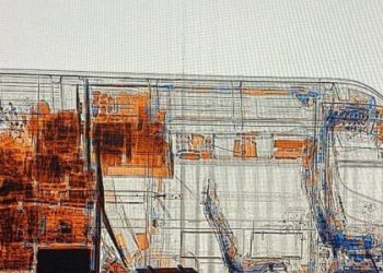 На кордоні з Польщею у мікроавтобусі виявили 470 л харчових ароматизаторів — Львівщіна