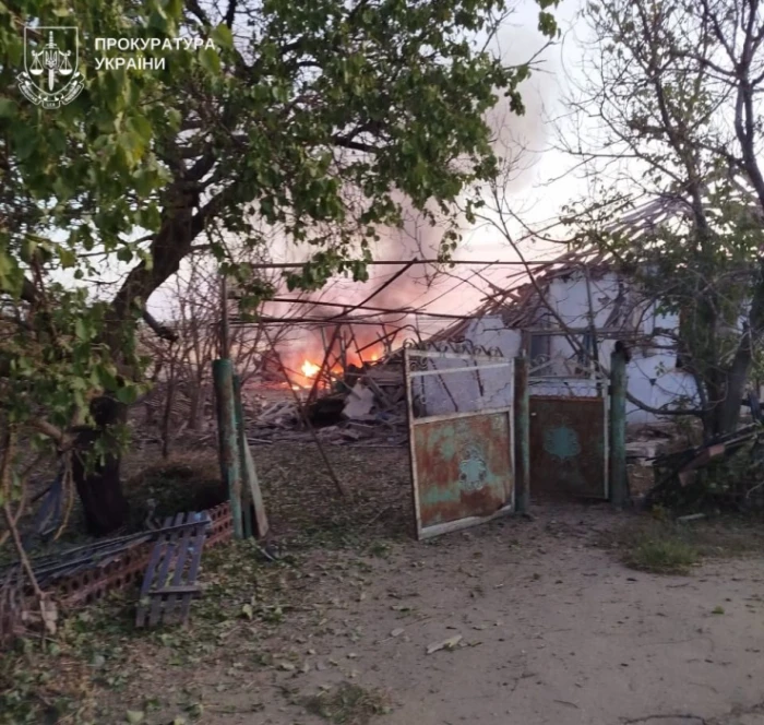 Наслідки обстрілу Інгульця / Херсонська обласна прокуратура