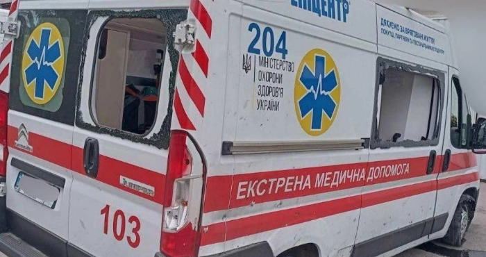 Медичний автомобіль після атаки дрона / Ілюстративне фото