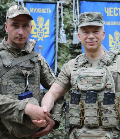 Військовий зі Львова отримав від Сирського відзнаку “Золотий хрест”