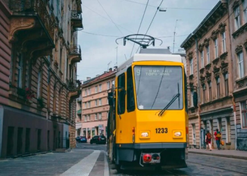 Удар по Львову: у місті перебої зі світлом і роботою транспорту