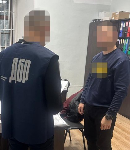 Патрульному з Львівщини оголосили підозру за підробку протоколу щодо ДТП з митником