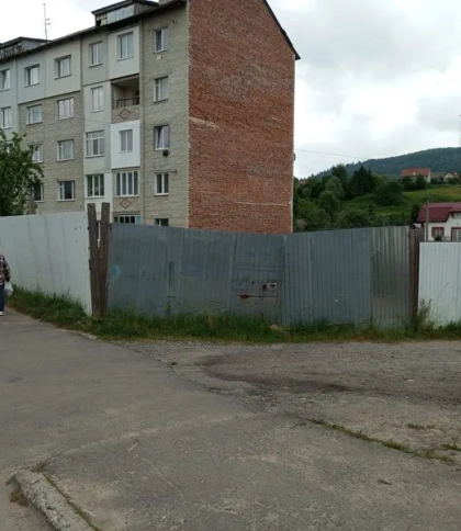 В Турці продали землю під багатоквартирний будинок за 1,9 млн грн