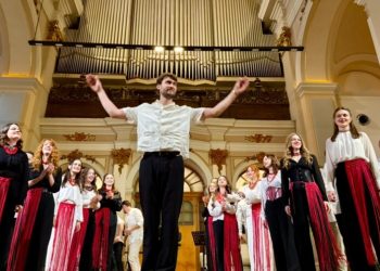 Львівський хор «Гомін» відмовилися від участі у новорічному концерті «Кварталу 95» після корупційного скандалу –