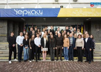 У Черкасах міський голова зустрівся зі студентами-політологами — Новости Черкасс