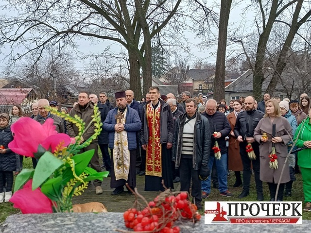 Цього разу вшанувати жертв Голодоморів прийшло чимало смілян