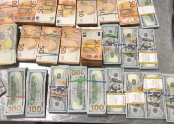 У Львові в іноземок вилучили валюту та ювелірні вироби на 15 млн гривень