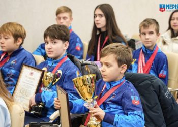 Юних каратистів нагородили у Черкаській міськраді — Новости Черкасс