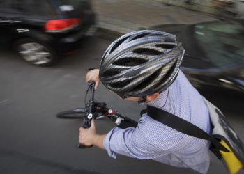 Лікарі трьох міст здійснили неймовірне: врятували 10-річного хлопчика з розривом печінки після падіння з велосипеда –