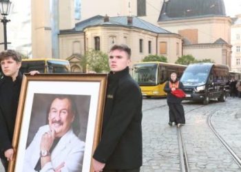 У Львові попрощалися з народним артистом України Степаном Гігою