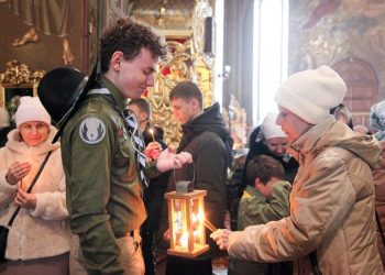У Святомихайлівському соборі передаватимуть Вифлеємський Вогонь Миру — Новости Черкасс