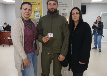 У Звенигородці військовий після полону отримав нове посвідчення водія — Новости Черкасс