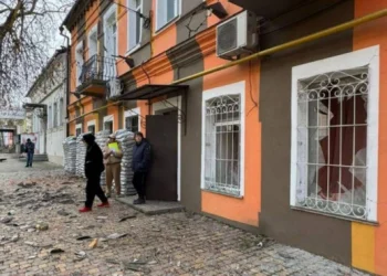 Восьмеро людей, в тому числі дві дитини, поранені внаслідок масованого російського обстрілу Херсонщини