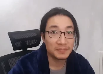 Китаєць, що знімав концтабори уйгурів, отримав притулок у США