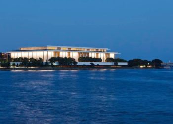 Центр Трампа-Кеннеді вимагатиме компенсації від музиканта, який скасував виступ на знак протесту проти перейменування