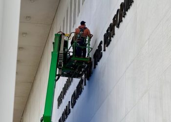 У США хочуть заборонити перейменування на честь Трампа, поки той є чинним президентом | Світ