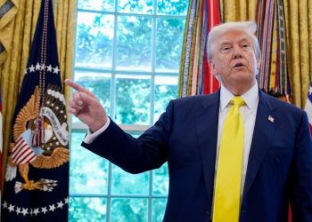 Трамп оголосив надзвичайний стан щодо Куби та запровадив мита проти країн, які постачають їй нафту | Світ