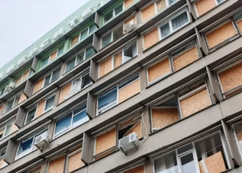 Херсон розстріляли з артилерії російські найманці: пошкоджені будівля університету та історичний будинок