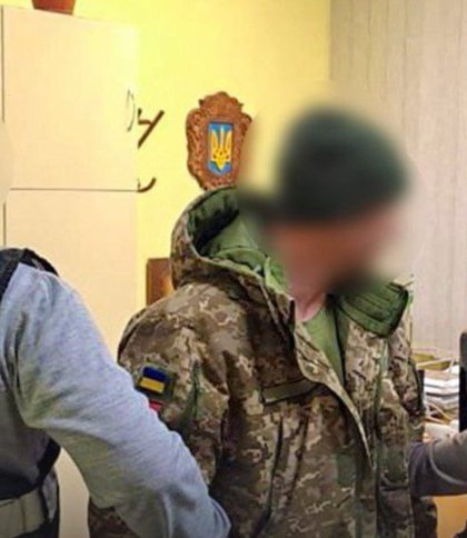 Намагався за 2 тис. доларів хабаря перевестися в тил: на Львівщині суд оштрафував солдата