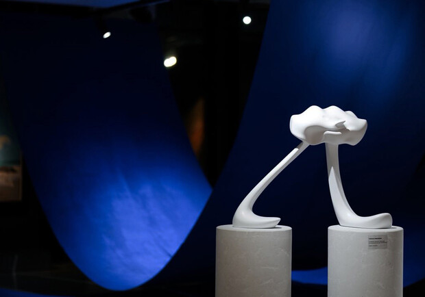 "Гуляющее Облако" Степана Рябченко на выставке "МОРЕ: see beyond the sea", Zenyk Art Gallery, Львов, 2025